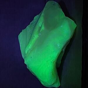 Burmese Pink Yellow Art Glass Cullet Glowing Uranium Slag #5GL149‎